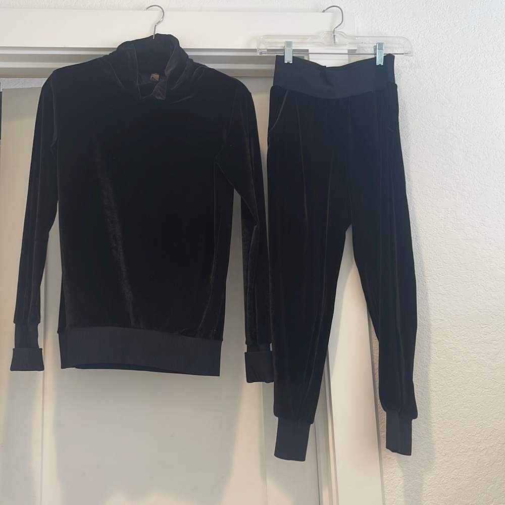 Black velour joggers and matching sweatshirt with banded detail